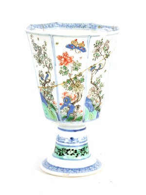 Lot 60 - AN  EARLY 18TH CENTURY CHINESE FAMILE VERTE OCTAGONAL SHAPED STEM CUP