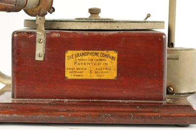 Lot 602 - A VERY RARE LATE 19TH CENTURY "TRADEMARK" GRAMOPHONE BY THE GRAMOPHONE COMPANY