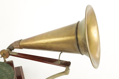 Lot 602 - A VERY RARE LATE 19TH CENTURY "TRADEMARK" GRAMOPHONE BY THE GRAMOPHONE COMPANY