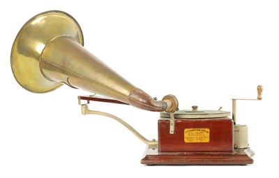 Lot 602 - A VERY RARE LATE 19TH CENTURY "TRADEMARK" GRAMOPHONE BY THE GRAMOPHONE COMPANY