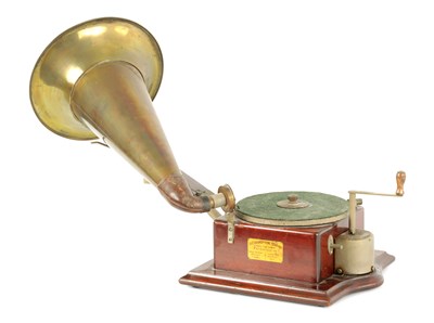 Lot 602 - A VERY RARE LATE 19TH CENTURY "TRADEMARK" GRAMOPHONE BY THE GRAMOPHONE COMPANY