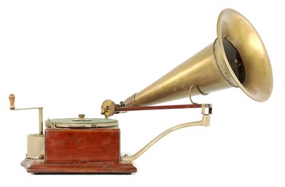 Lot 602 - A VERY RARE LATE 19TH CENTURY "TRADEMARK" GRAMOPHONE BY THE GRAMOPHONE COMPANY