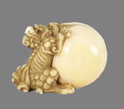 Lot 19 - A 19TH CENTURY JAPANESE IVORY NETSUKE