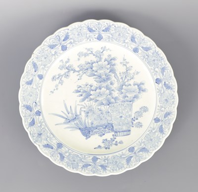 Lot 93 - A LATE 19TH CENTURY CHINESE BLUE AND WHITE CHARGER