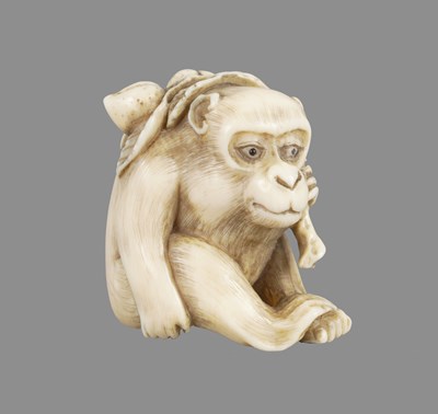 Lot 54 - A EDU PERIOD JAPANESE IVORY NETSUKE