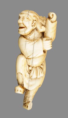 Lot 12 - AN 18TH CENTURY PERIOD JAPANESE IVORY NETSUKE