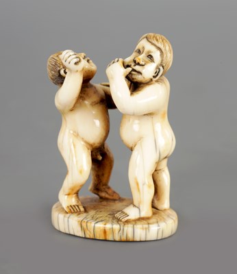 Lot 621 - A RARE 18TH CENTURY IVORY SCULPTURE, POSSIBLY INDO-PORTUGESE