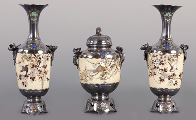 Lot 223 - A FINE JAPANESE MEIJI PERIOD THREE PIECE SHIBAYAMA AND ENAMELLED SILVER GARNITURE SET