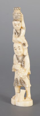 Lot 40 - A JAPANESE MEIJI PERIOD IVORY OKIMONO