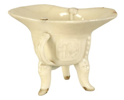 Lot 125 - AN 18TH/19TH CENTURY CHINESE BLANC DE CHINE MINIATURE SAUCE BOAT