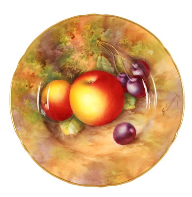 Lot 16 - A ROYAL WORCESTER CABINET PLATE PAINTED BY E TOWNSEND