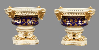 Lot 164 - A PAIR OF EARLY 19TH CENTURY BLOOR DERBY POT POURRI