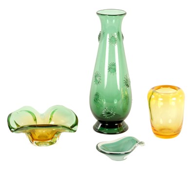 Lot 45 - FOUR PIECES OF 19TH AND 20TH CENTURY ART GLASS