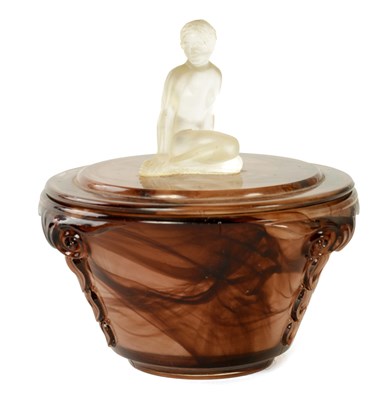 Lot 34 - A MID 20TH CENTURY LIDDED GLASS POWDER BOWL