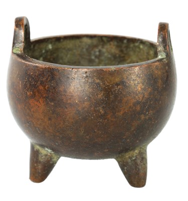 Lot 276 - A MINIATURE 18TH CENTURY CHINESE BRONZE CENSER