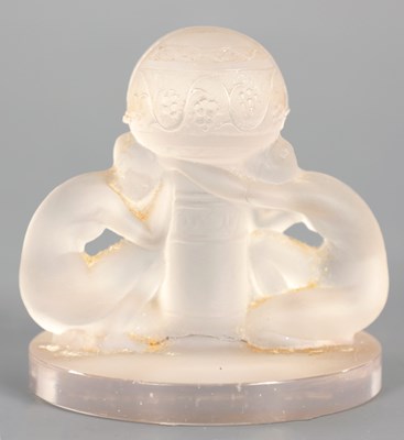 Lot 22 - AN R.LALIQUE FROST GLASS DEUX FIGURINES MENU HOLDER