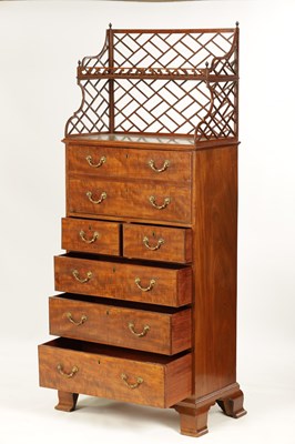 Lot 913 - A RARE GEORGE III MAHOGANY LIBRARY SECRETAIRE CHEST OF DRAWERS WITH DETACHABLE  BOOK CARRIER