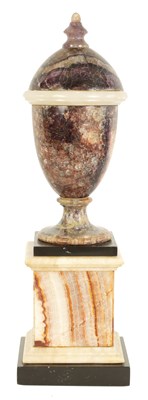 Lot 601 - A 19TH CENTURY BLUE JOHN URN