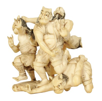 Lot 172 - A JAPANESE MEIJI PERIOD CARVED IVORY SCULPTURE