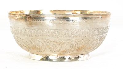 Lot 67 - AN EARLY 20TH CENTURY BURMESE SILVER BOWL