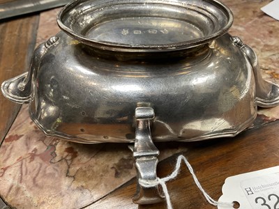 Lot 329 - AN IMPORTANT AND RARE PAIR OF GEORGE I CAST SILVER DOUBLE LIPPED SAUCE BOATS BY PIERRE PLATEL DATED 1717