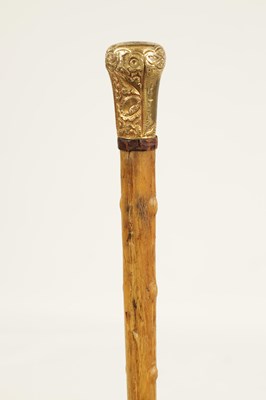 Lot 372 - A 19TH CENTURY RHINOCEROS HORN WALKING STICK