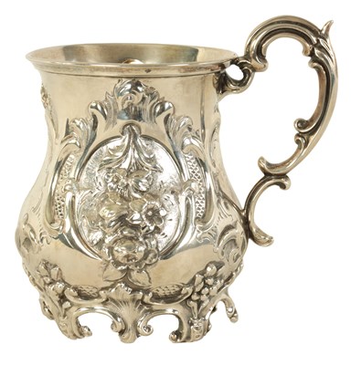 Lot 293 - A VICTORIAN SILVER BALUSTER MUG