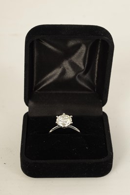 Lot 254 - A VERY FINE 18K WHITE GOLD 3CT SOLITAIRE DIAMOND RING