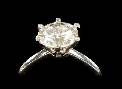 Lot 254 - A VERY FINE 18K WHITE GOLD 3CT SOLITAIRE DIAMOND RING