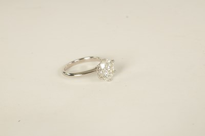 Lot 254 - A VERY FINE 18K WHITE GOLD 3CT SOLITAIRE DIAMOND RING