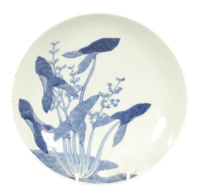 Lot 112 - A JAPANESE EDO PERIOD BLUE AND WHITE PORCELAIN DISH