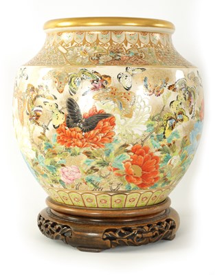 Lot 224 - A FINE JAPANESE MEIJI PERIOD SATSUMA VASE