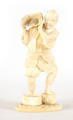 Lot 147 - A JAPANESE MEIJI PERIOD CARVED IVORY FIGURE
