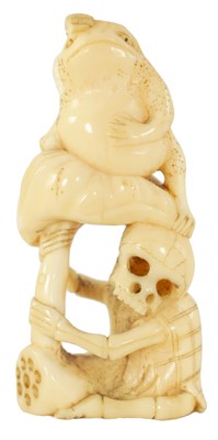 Lot 64 - A JAPANESE MEIJI PERIOD CARVED IVORY NETSUKE