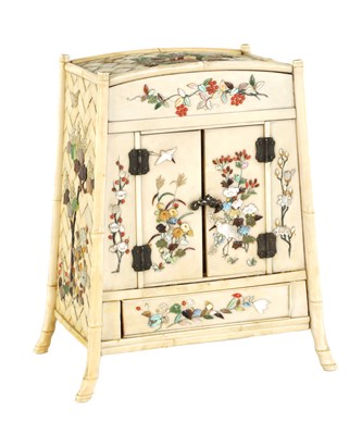Lot 211 - A JAPANESE MEIJI PERIOD SHIBAYAMA IVORY JEWELLERY CABINET