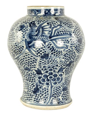 Lot 123 - AN 18TH CENTURY CHINESE BLUE AND WHITE BULBOUS VASE