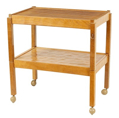Lot 977 - AN ALAN ‘ACORN MAN’ GRAINGER AZED OAK TROLLEY/COFFEE TABLES