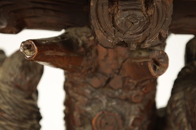 Lot 598 - A FINE 19TH CENTURY BLACK FOREST CARVED LINDEN WOOD DOUBLE BEAR OCCASIONAL TABLE / STOOL
