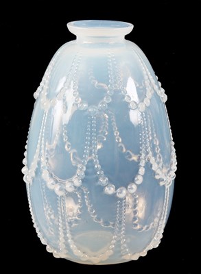 Lot 17 - R. LALIQUE, OPALESCENT PERLES VASE decorated...