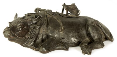 Lot 124 - A 19TH CENTURY CHINESE PATINATED BRONZE CENSOR