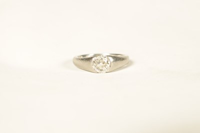 Lot 244 - A GENTLEMEN'S PLATINUM SOLITAIRE 2CT DIAMOND RING