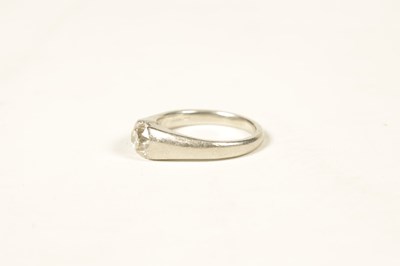 Lot 244 - A GENTLEMEN'S PLATINUM SOLITAIRE 2CT DIAMOND RING