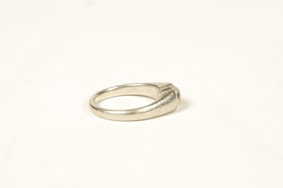 Lot 244 - A GENTLEMEN'S PLATINUM SOLITAIRE 2CT DIAMOND RING