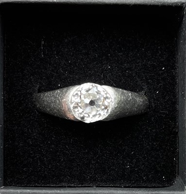 Lot 244 - A GENTLEMEN'S PLATINUM SOLITAIRE 2CT DIAMOND RING