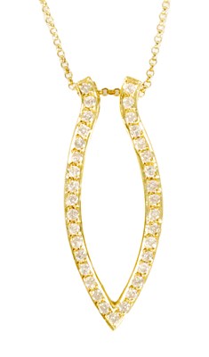 Lot 247 - A LADIES 9CT YELLOW GOLD DIAMOND PENDANT AND CHAIN