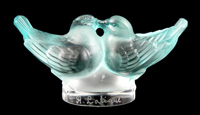 Lot 6 - R. LALIQUE, DEUX COLOMBES (DOVES) GREEN...