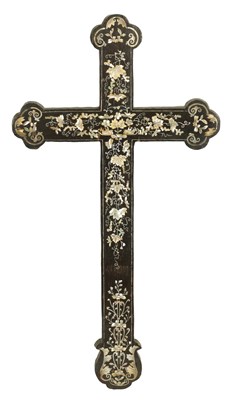 Lot 204 - A CHINESE 18TH/19TH CENTURY HARDWOOD MOTHER OF PEARL INLAID 'APOSTLE' CROSS