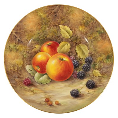 Lot 40 - A SIGNED FRUIT ROYAL WORCESTER GILT EDGED CABINET PLATE