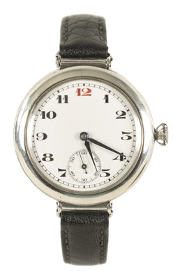 Lot 282 - A 1920s GENTLEMAN’S SILVER LONGINES WRISTWATCH