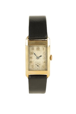 Lot 279 - A 1930s 9 CARAT GOLD WRISTWATCH